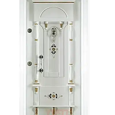 Beyaz dekoratif çelik kapı, altın detaylı klasik tasarım